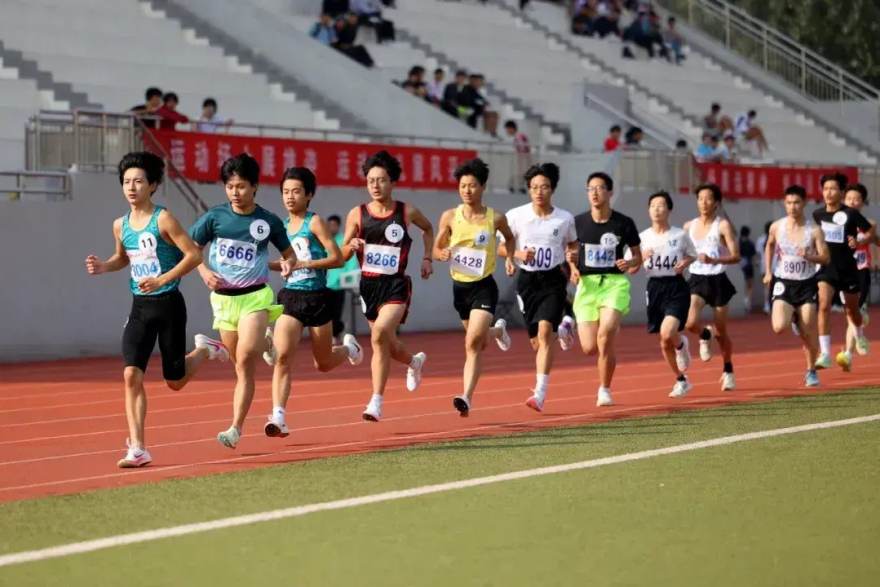 从球探笔记到首发名单：一名数据分析师眼中的赛季中期轮换逻辑
